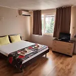 Къща за гости Sineva 3*