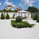 Къща за гости Sineva